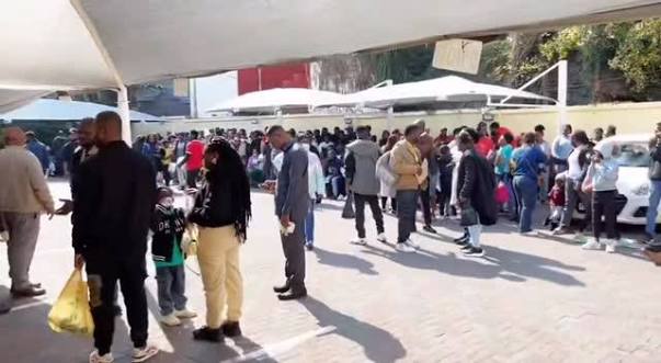 Ghana suspends South Africa evacuation registration after 1,500 sign up