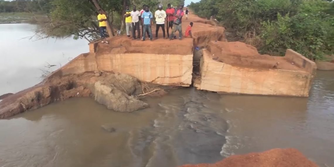 Kunfusi Bridge collapse cuts off 4,000 residents in Savannah Region